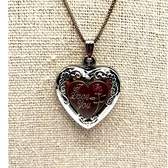 Heart-Shaped "I Love You" Engraved Silver 925 Locket Necklace With Rose Design. - Picture 1 of 9